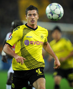 BVB-Torjäger Robert Lewandowski /?proxy=REDAKTION/News/2011-2012/News/Vorbericht_VfB-Dortmund1112_1_255x310.jpg