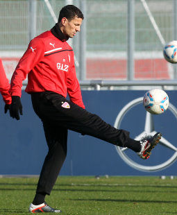 Khalid Boulahrouz konzentriert am Ball /?proxy=REDAKTION/News/2011-2012/News/Boulahrouz_255x310.jpg