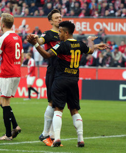 Torschützen unter sich: Gente und Dida /?proxy=REDAKTION/Saison/VfB/2015-2016/20160123-Koeln-VfB-255x310.jpg