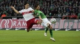 Okazaki im Zweikampf mit Ignjovski /?proxy=REDAKTION/Saison/VfB/2011-2012/Bremen-VfB1112_1_255x143.jpg