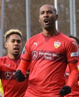 Cacau jubelt über seinen Führungstreffer. /?proxy=REDAKTION/Saison/VfB_II/2015-2016/15_16-VfB-II-Chemnitz-255.jpg