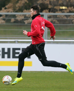Ginni war zuletzt wieder nah dran am Team. /?proxy=REDAKTION/News/2015-2016/20160207-Daniel-Ginczek-Training-255x310.jpg