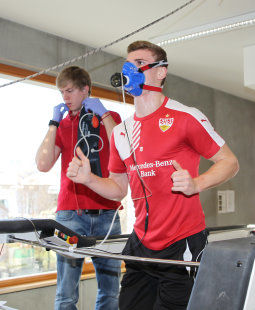 Timo Werner bei den Leistungstests /?proxy=REDAKTION/News/2015-2016/20160104-Timo-Werner-Leistungstest-255x310.jpg