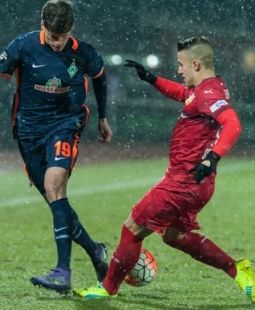 Startelfdebüt von Mete Celik (Foto: hansepixx) /?proxy=REDAKTION/Saison/VfB_II/2015-2016/15_16-Bremen-II-VfB-II255.jpg