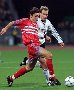 Tayfun Korkut gegen Christian Nerlinger /?proxy=REDAKTION/Teams/Jugend/U19/2010-2011/Korkut_255x310.jpg
