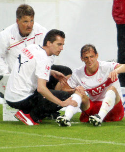 /?proxy=REDAKTION/News/2011-2012/News/Niedermeier_Knie_255x310.jpg