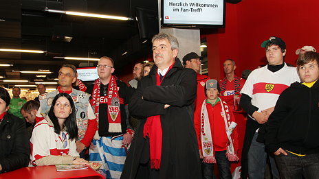 /?proxy=REDAKTION/Arena/Fan-Treff_Eroeffnung_1_464x261.jpg