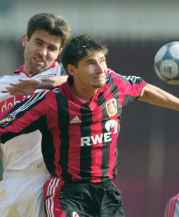 Brdaric im Bayer-Trikot gegen Zvonimir Soldo /?proxy=REDAKTION/News/2011-2012/Personen/Brdaric_2_255x310.jpg