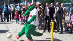 /?proxy=REDAKTION/News/2011/kickenlesen_Schlossplatz_255x143.jpg