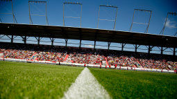 /?proxy=REDAKTION/Fans/Fans_News/Audi-Sportpartk-FC-Ingolstadt-1516-255x143.jpg