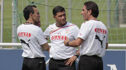 /?proxy=REDAKTION/News/2011-2012/Vorbereitung/Papadopoulos3_255x143.jpg