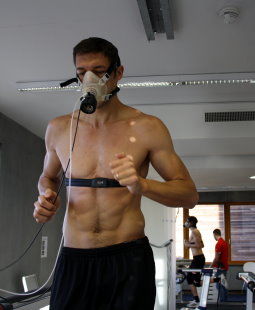 VfB-Kapitän Matthieu Delpierre /?proxy=REDAKTION/News/2011-2012/News/Leistungstest_2012_1_255x310.jpg