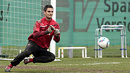 VfB-Keeper Sven Ulreich bei der Arbeit /?proxy=REDAKTION/News/2011-2012/News/Ulreich_255x143.jpg
