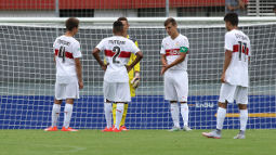 /?proxy=REDAKTION/Saison/Jugend/U17/2015-2016/Neutral-beim-Torwart-255x143.jpg