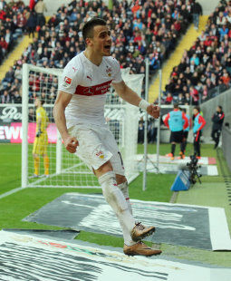 Will gegen Hertha jubeln: Filip Kostic /?proxy=REDAKTION/News/2015-2016/20160206-Filip-Kostic-255x310.jpg