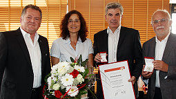U. Ruf, Christine und H. Junginger sowie Dr. A. Grupp /?proxy=REDAKTION/Verein/News/Ehrung_Junginger_255x143.jpg