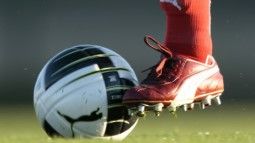 /?proxy=REDAKTION/News/2011-2012/Testspiele/PUMA_Ball_Beine_255x143.jpg