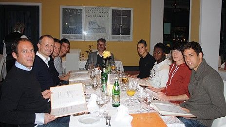 /?proxy=REDAKTION/News/2011-2012/News/Abendessen_U17_Praesident_464x261.jpg