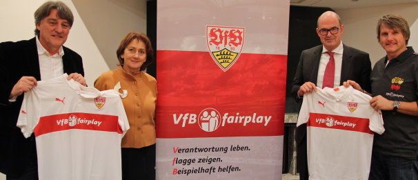 VfB Präsident Bernd Wahler, Vorstandsvorsitzende der Bürgerstiftung Stuttgart Dr. Helga Breuninger, Vorstand der Bürgerstiftung Dr. Axel Sigle und der VfB Fanbeauftragte Peter Reichert /?proxy=REDAKTION/Verein/VfBfairplay/20160211-Kooperation-VfB-und-Buergerstiftung-606x261.jpg