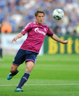 Benedikt Höwedes /?proxy=REDAKTION/News/2011-2012/News/Vorbericht_Schalke1112_255x310.jpg