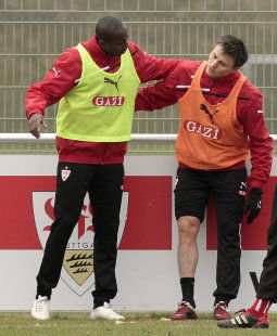 Gastspieler Danilo und Kvist nach dem Pressschlag /?proxy=REDAKTION/News/2011-2012/Personen/Kvist_Danilo_255x310.jpg