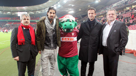 /?proxy=REDAKTION/News/2011-2012/News/Khedira_Abschied_1_464x261.jpg