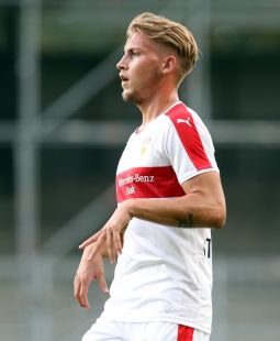 Mart Ristl sah nach sechs Minuten die rote Karte. /?proxy=REDAKTION/News/2016-2017/16_17-Mart-Ristl255.jpg