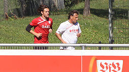 Christian Gentner mit Gerhard Wörn /?proxy=REDAKTION/News/2011-2012/News/Training110911_2_255x143.jpg