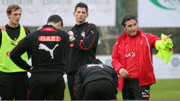 /?proxy=REDAKTION/News/2010/tag3_training_belek1_255x143.jpg