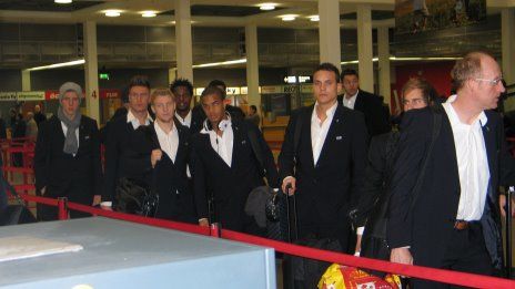 /?proxy=REDAKTION/News/2010/Abflug1_trainingslager_belek_464x261.jpg