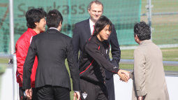 /?proxy=REDAKTION/News/2011/Ticketing/20110322_Besuch_Japan_Verband_255x143_1.jpg