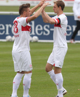 Niedermeier und Bicakcic vor dem Spiel /?proxy=REDAKTION/News/2011-2012/Testspiele/VfBII-Pfullendorf_1_255x310.jpg