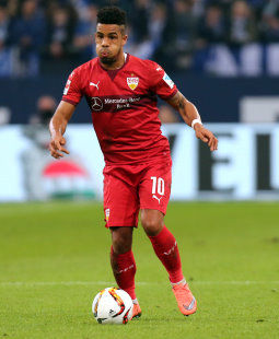 Fehlt gesperrt: Daniel Didavi /?proxy=REDAKTION/News/2015-2016/20160221-Daniel-Didavi-am-Ball-255x310.jpg