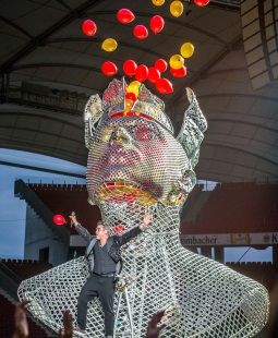 /?proxy=REDAKTION/Mercedes-Benz_Arena/Aktuell/News-2013/Robbie255x310.jpg