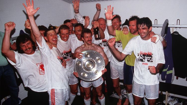 VfB Stuttgart 25 Jahre Meisterschaft Besuch der Mannschaft