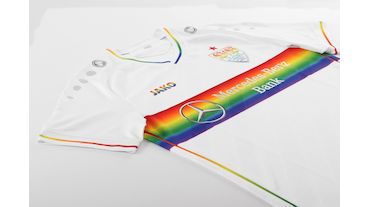 VfB Stuttgart | VfB setzt mit Sondertrikot Zeichen für ...