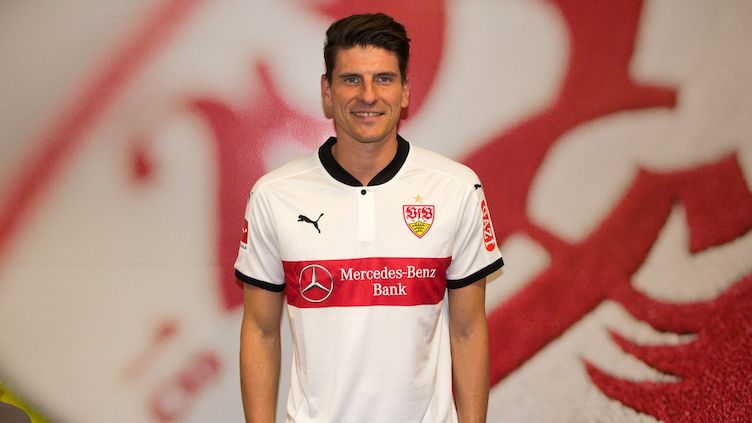 Vfb Stuttgart Mario Gomez Vertragsunterschrift