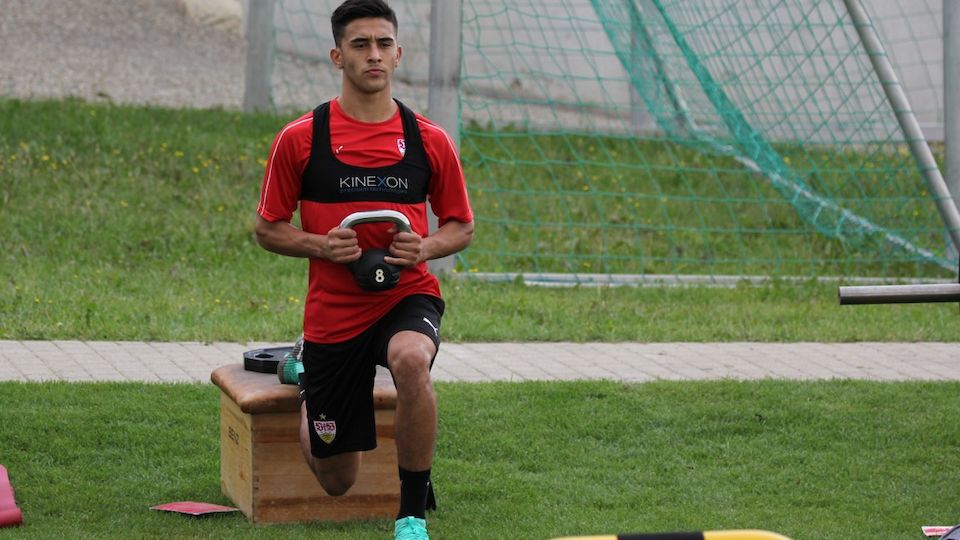 Vfb Stuttgart Holger Badstuber Nicolas Gonzalez Im Mannschaftstraining