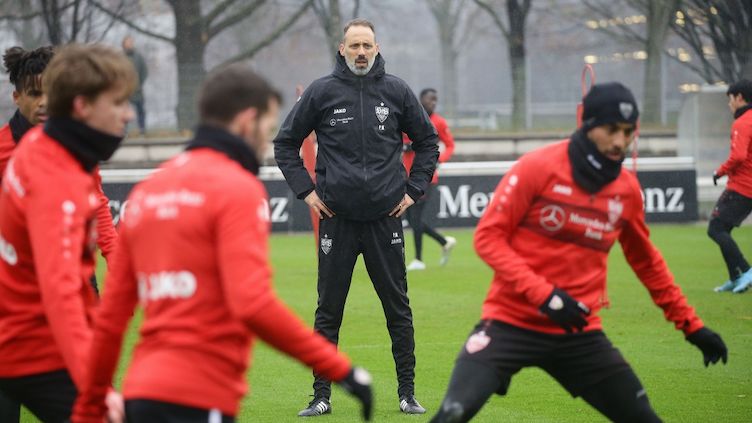 VfB Stuttgart | Vorstellung des neuen Cheftrainers ...