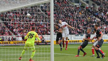 Die Stimmen zum Spiel
