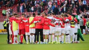 Die Stimmen zum Spiel